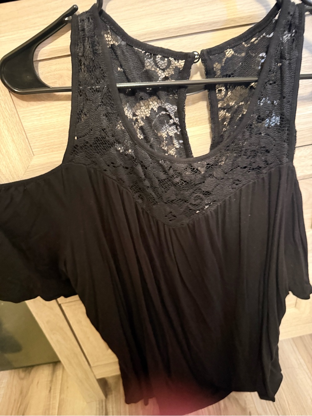 Torrid black super soft lace cold shoulder
